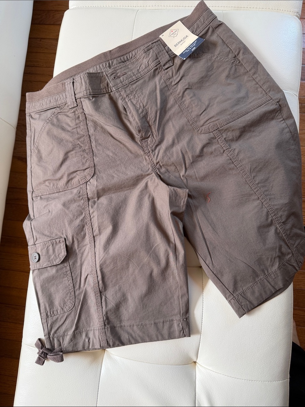NWT St John’s Bay Bermuda Shorts Size 14 Brown